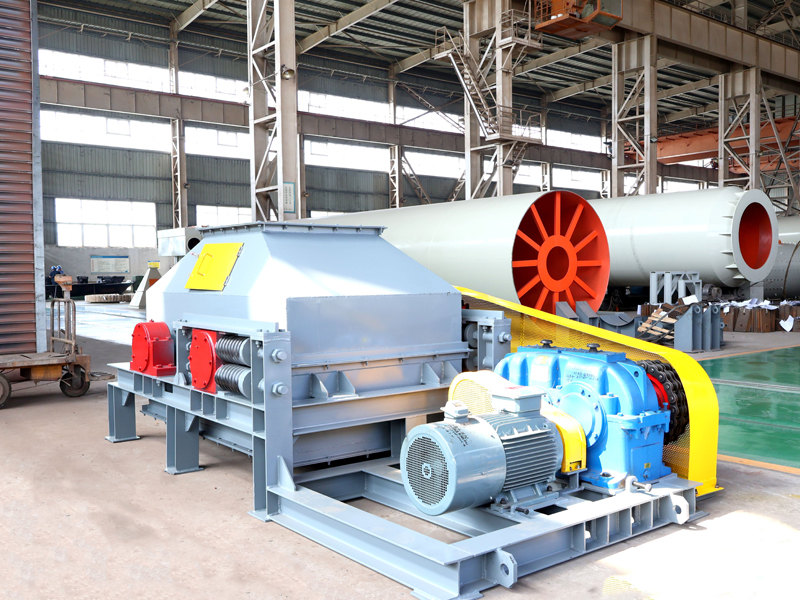 天津水泥院GL1000×900对辊制粒机1.jpg 天津水泥院GL1000×900对辊制粒机1.jpg